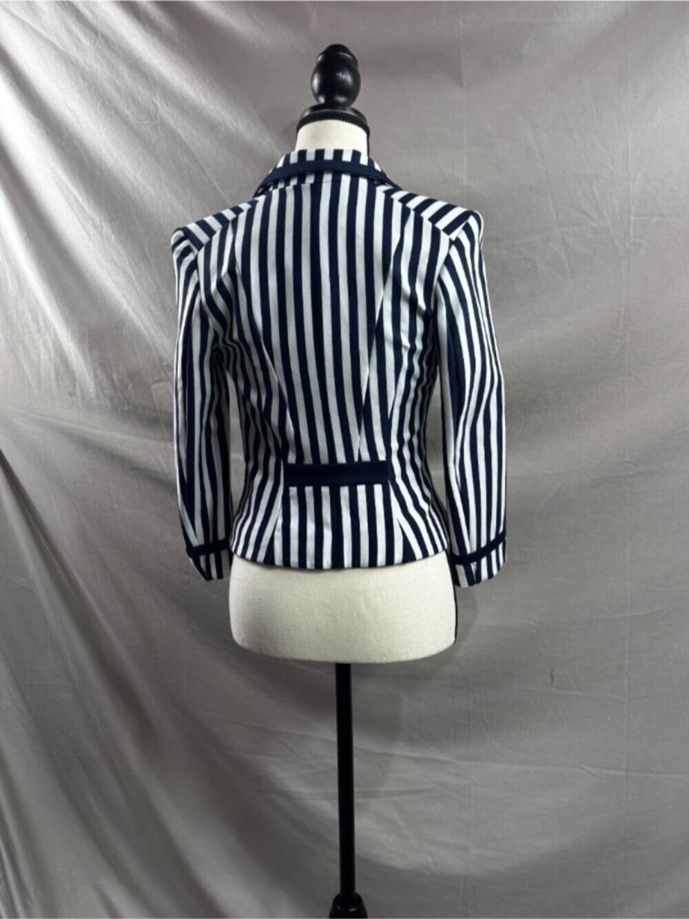 H&M Vertical Striped Blazer Blue And White - Picture 6 of 8